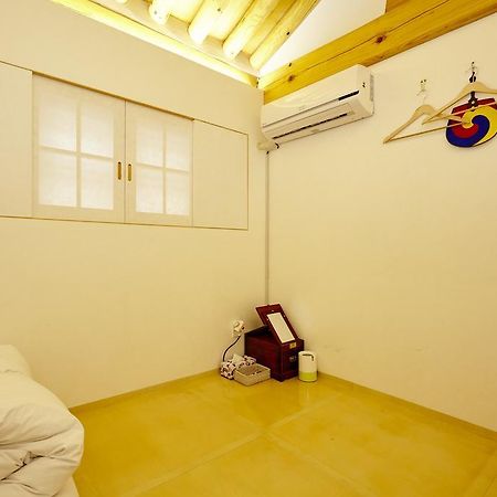 Hanok 24 Guesthouse Gyeongbokgung Seoel Buitenkant foto